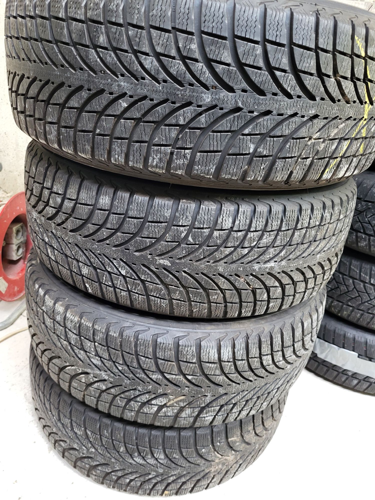 4 бр зимни 225/60/17 Michelin