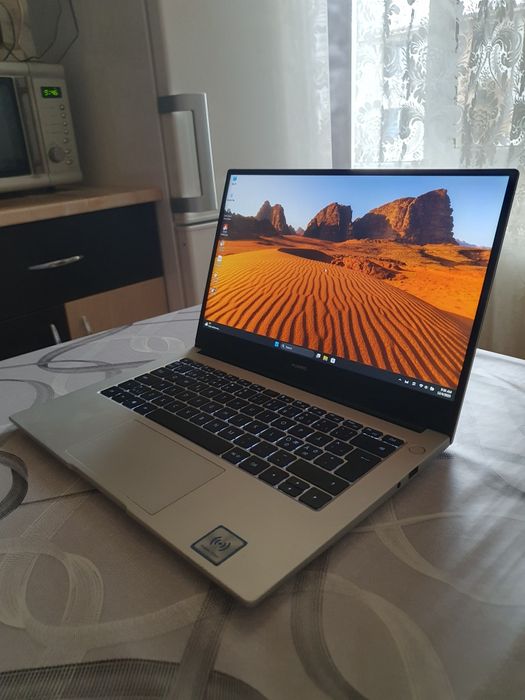 Laptop Huawei, Ecran 14"FHD,Cpu Ryzen 5,Ram 8gb,SSD  256,Baterie Nouă!