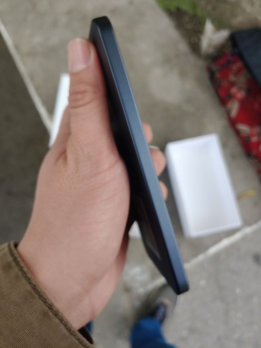 Honor 400 12/256 Gb sotiladi