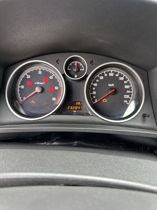 Opel zafira 1.7 cdti 2011