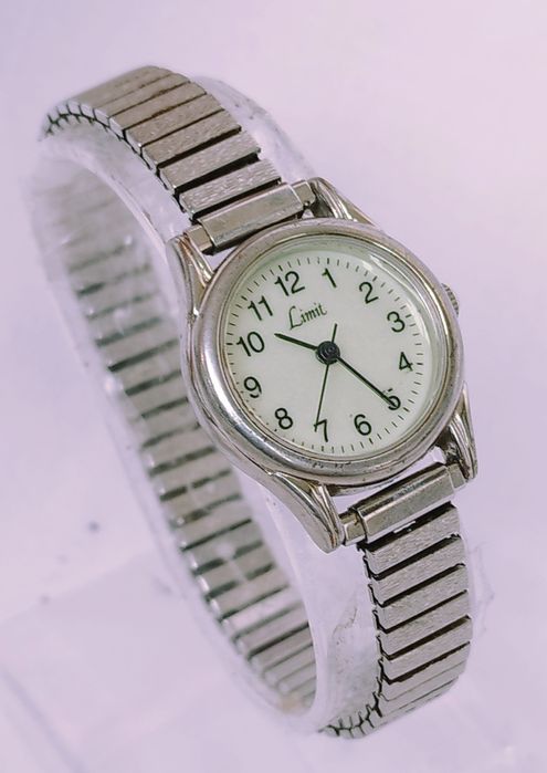 Ceas de damă Lorus, cu quartz, cadran fosforescent, din oțel inox