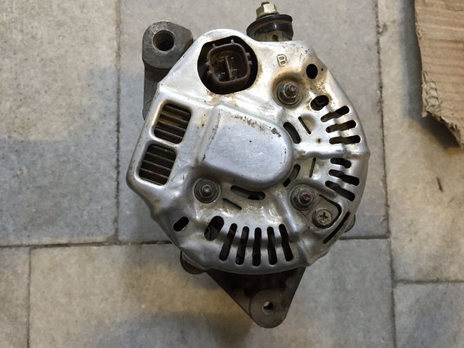 Динамо alternator DENSO за Toyota Land Cruiser 90 - FJ120 ; Ланд Круиз