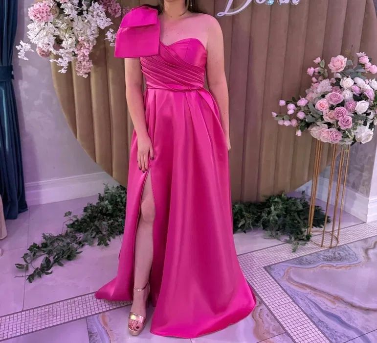 Rochie elegantă + cercei fundiță