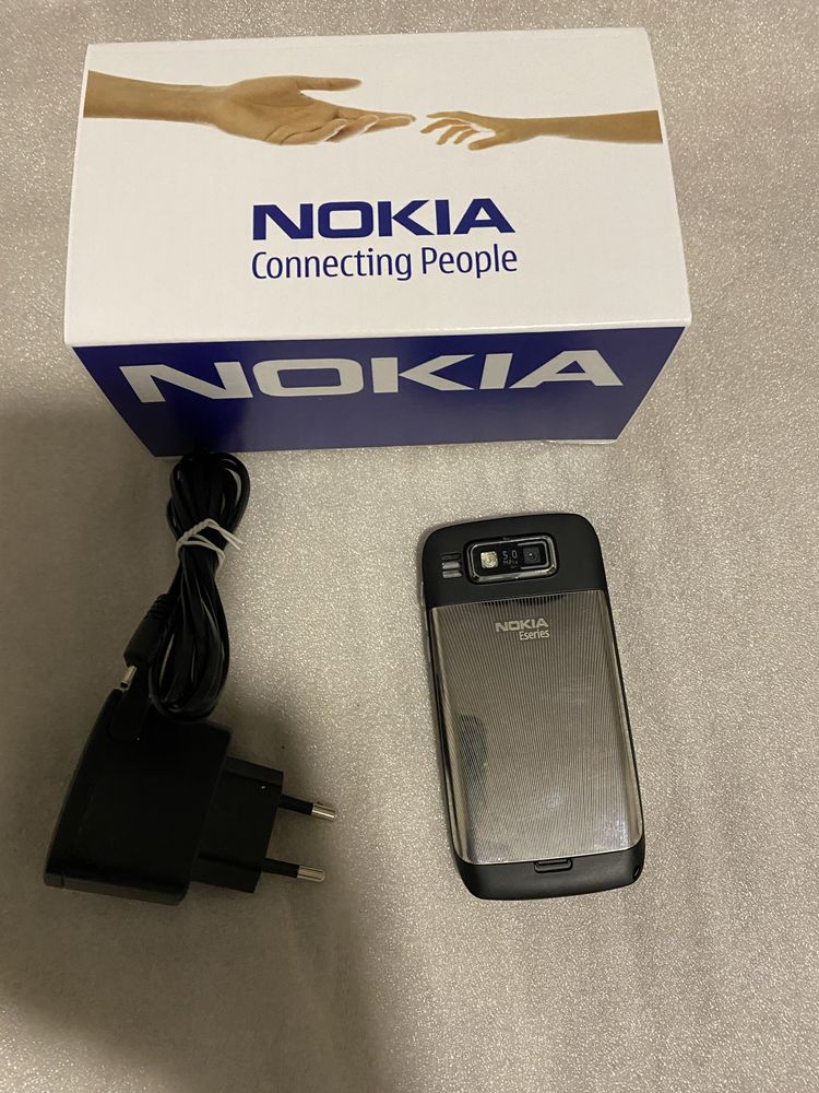 Nokia E72 ca nou