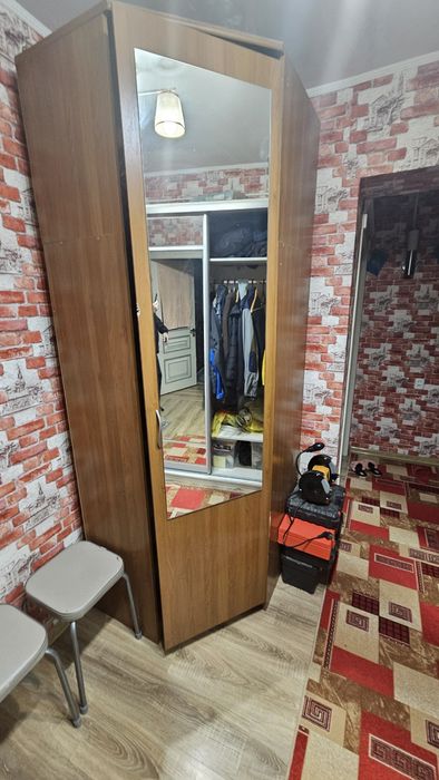 Продается шкаф в прихожей