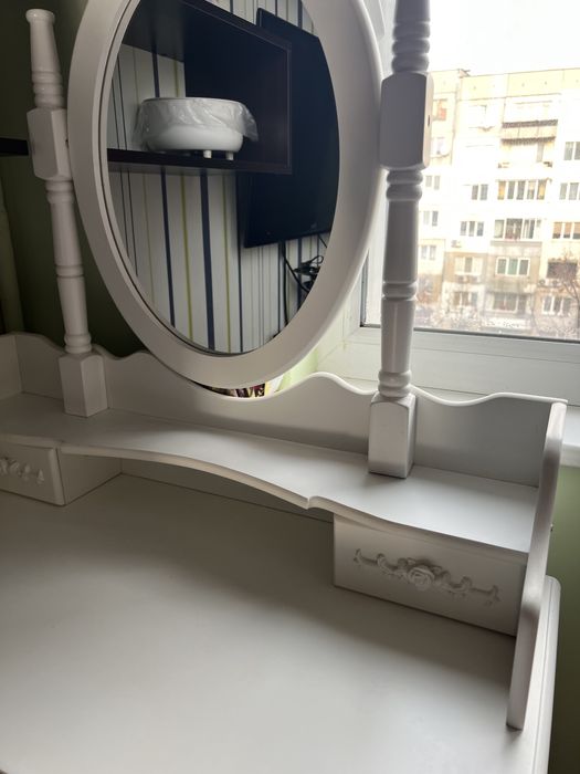 Тоалетка за гримиране