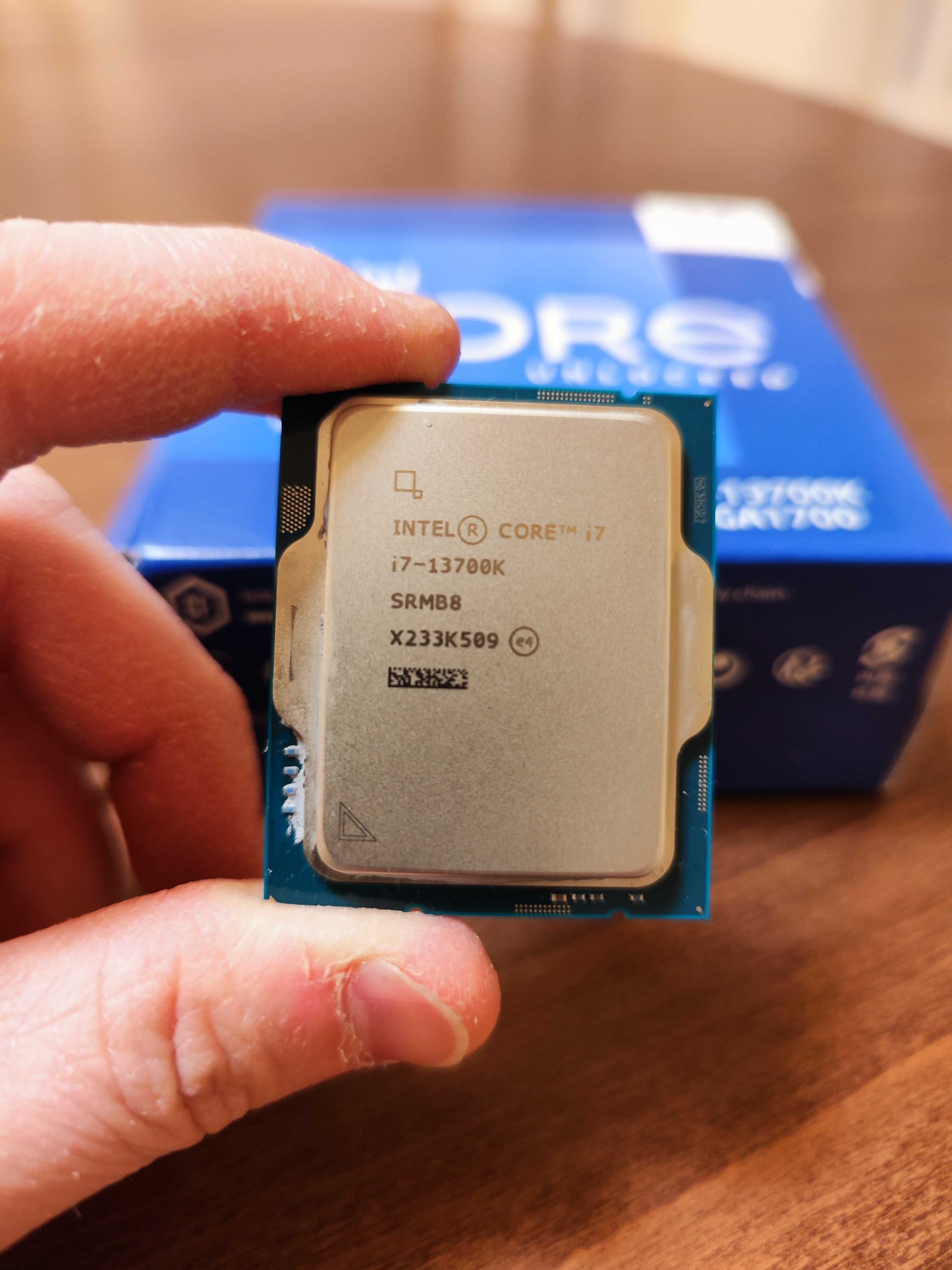 Процесор Intel Core i7-13700K + Дънна платка Asus ROG STRIX Z690-G
