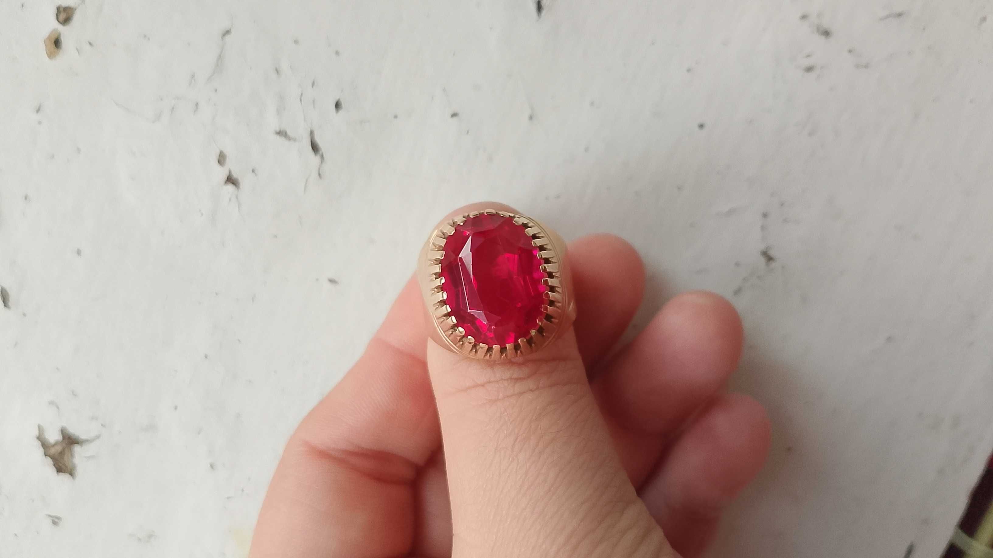 Tillo uzuk qadimgi xon razmeri 19,5 grammi 10 gram