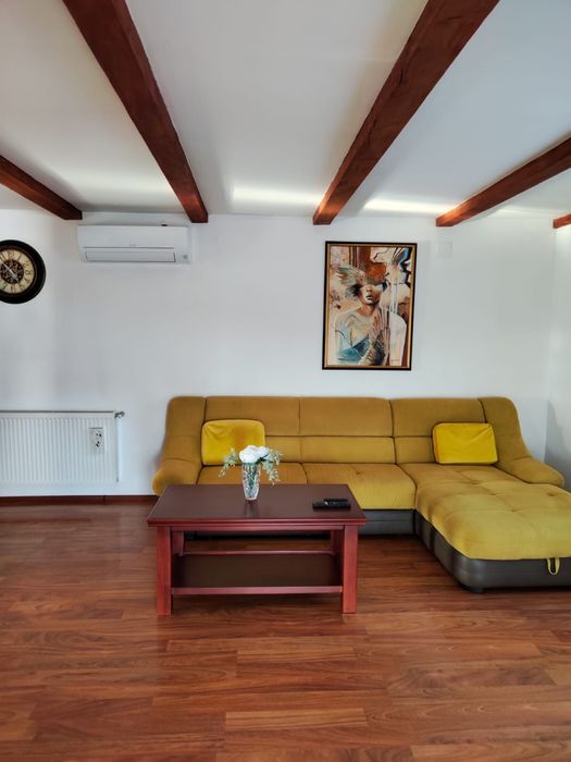 Coltar extensibil si canapea in stare foarte buna