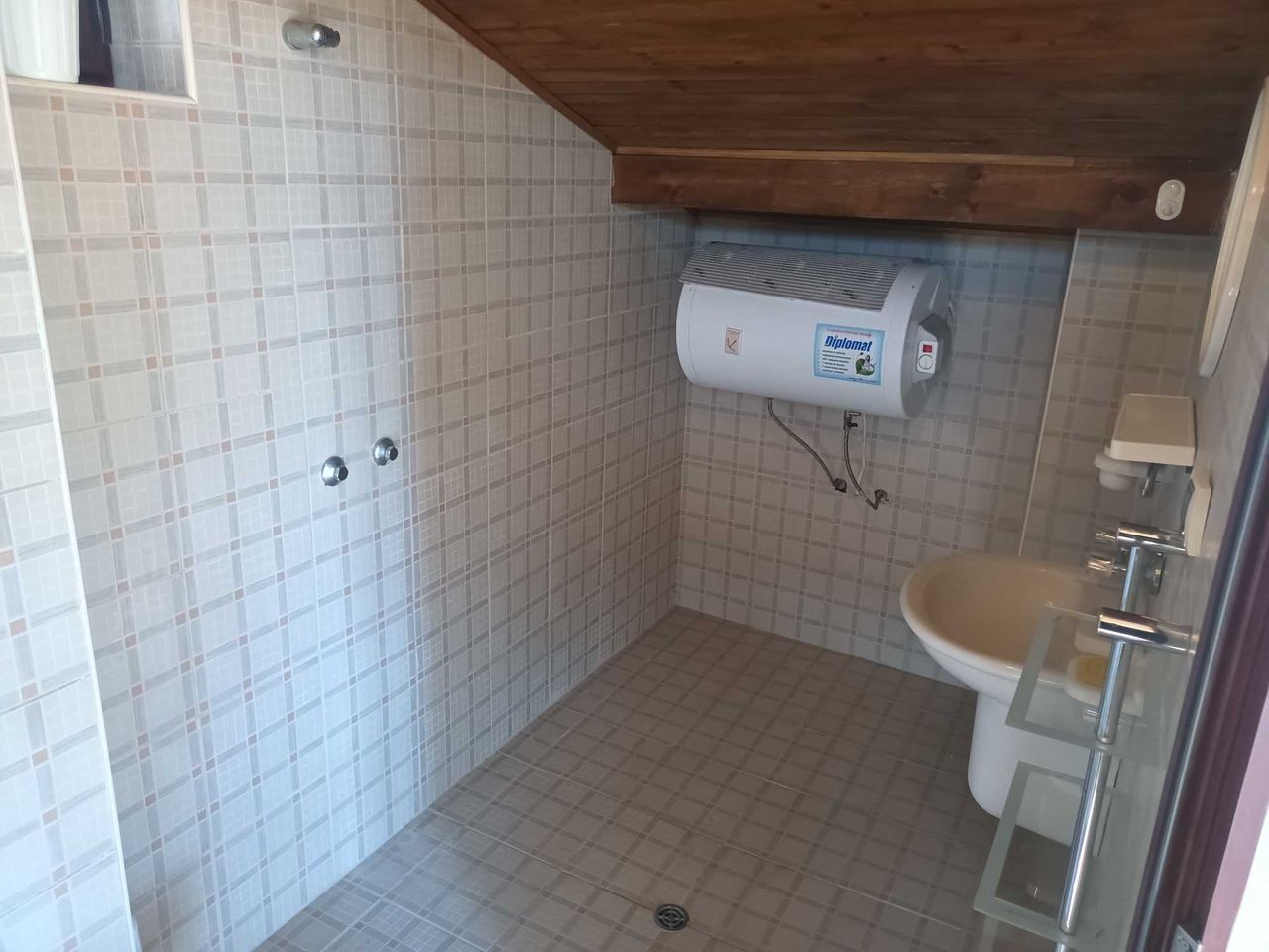 Продава се Къща в с. Осеново, Област Варна - 165 кв.м за 728 €/кв.м - Снимка #10