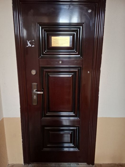 Срочно продаётся 2х комнатная квартира на 4этаж