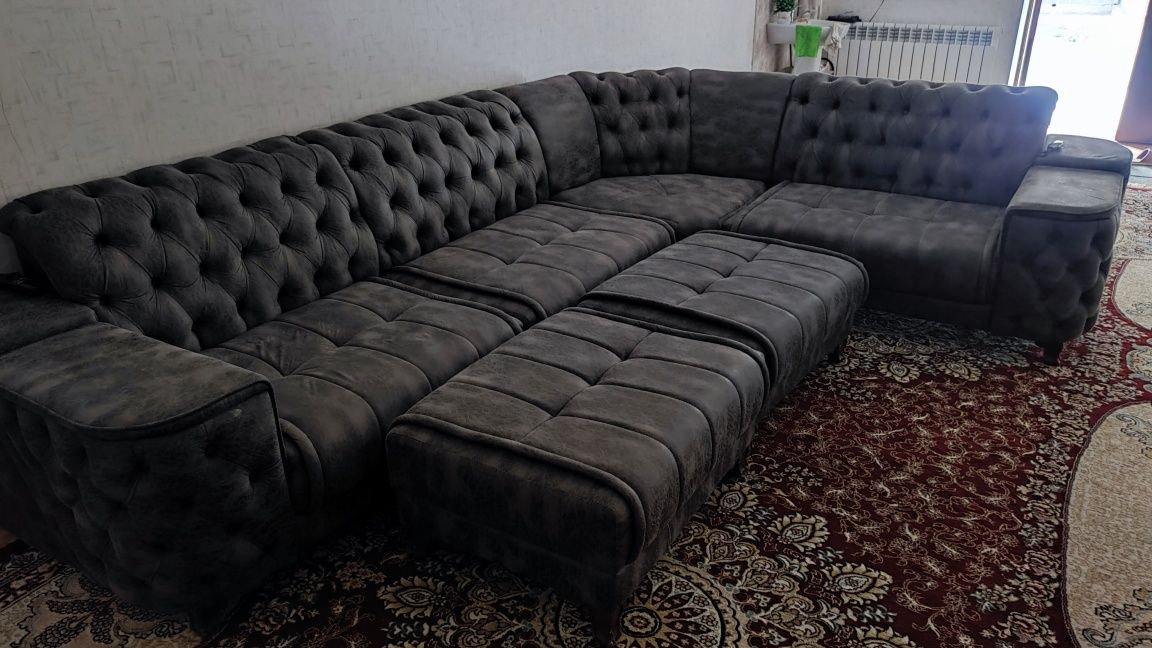 Уголок диван сотилади 3х2.5 размер.