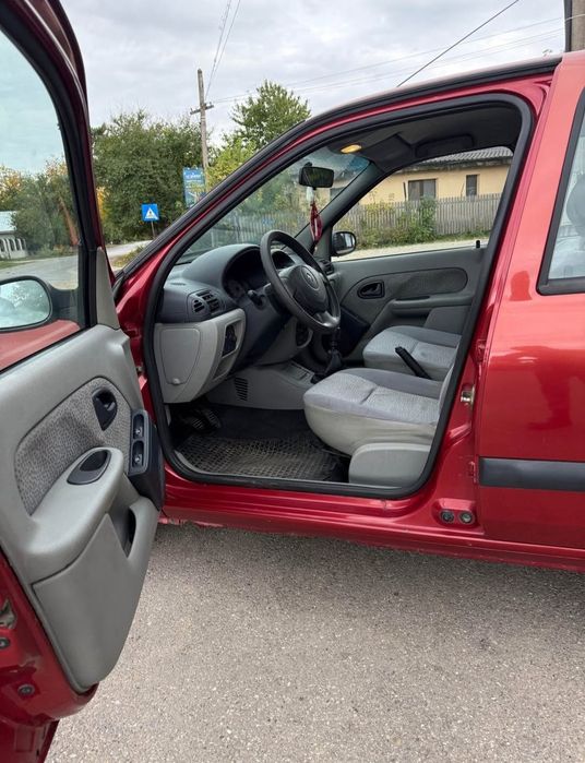 Vând sau schimb renault