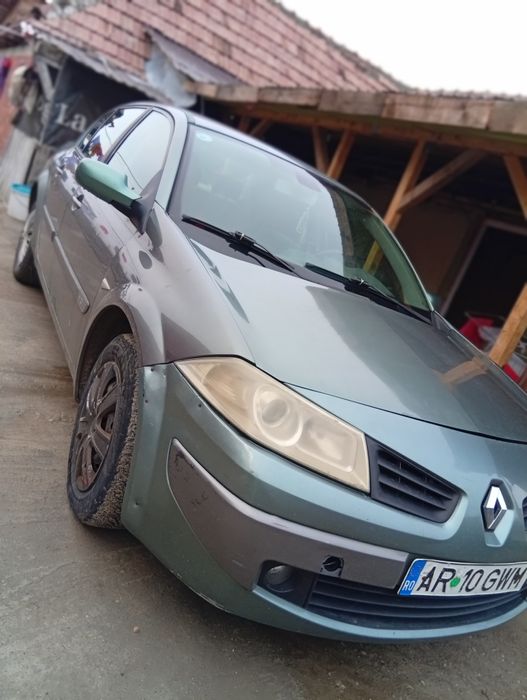 Vând sau schimb Renault