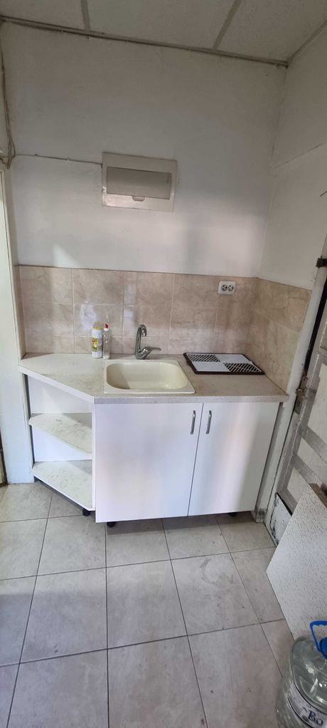 Дава се под наем Магазин в Разград, Абритус - 36 кв.м за 229.5 € - Снимка #2