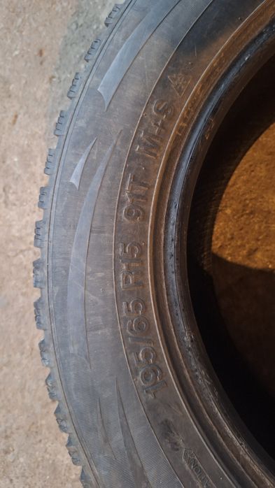 Anvelope iarna de gheata si tapada - cu crampoane second hand
