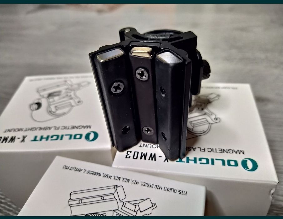 Suport Magnetic Olight XWM-03, Sistem Reglabil la Cei 3 Magneti!