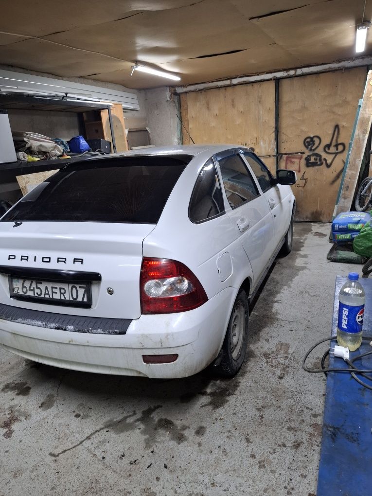 Продам приору хэчбек