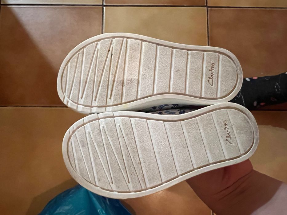 Espadrile fetițe Clarks