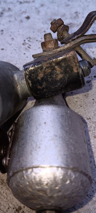 Doua dinamurii bicicleta