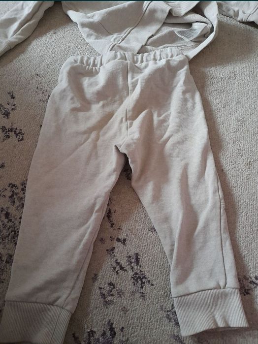 compleu H&M set pantaloni + bluza H&M marime 86, 12 18 luni