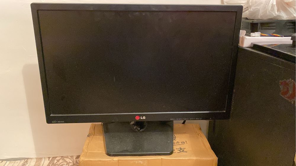 Монитор LG 20 дюймов