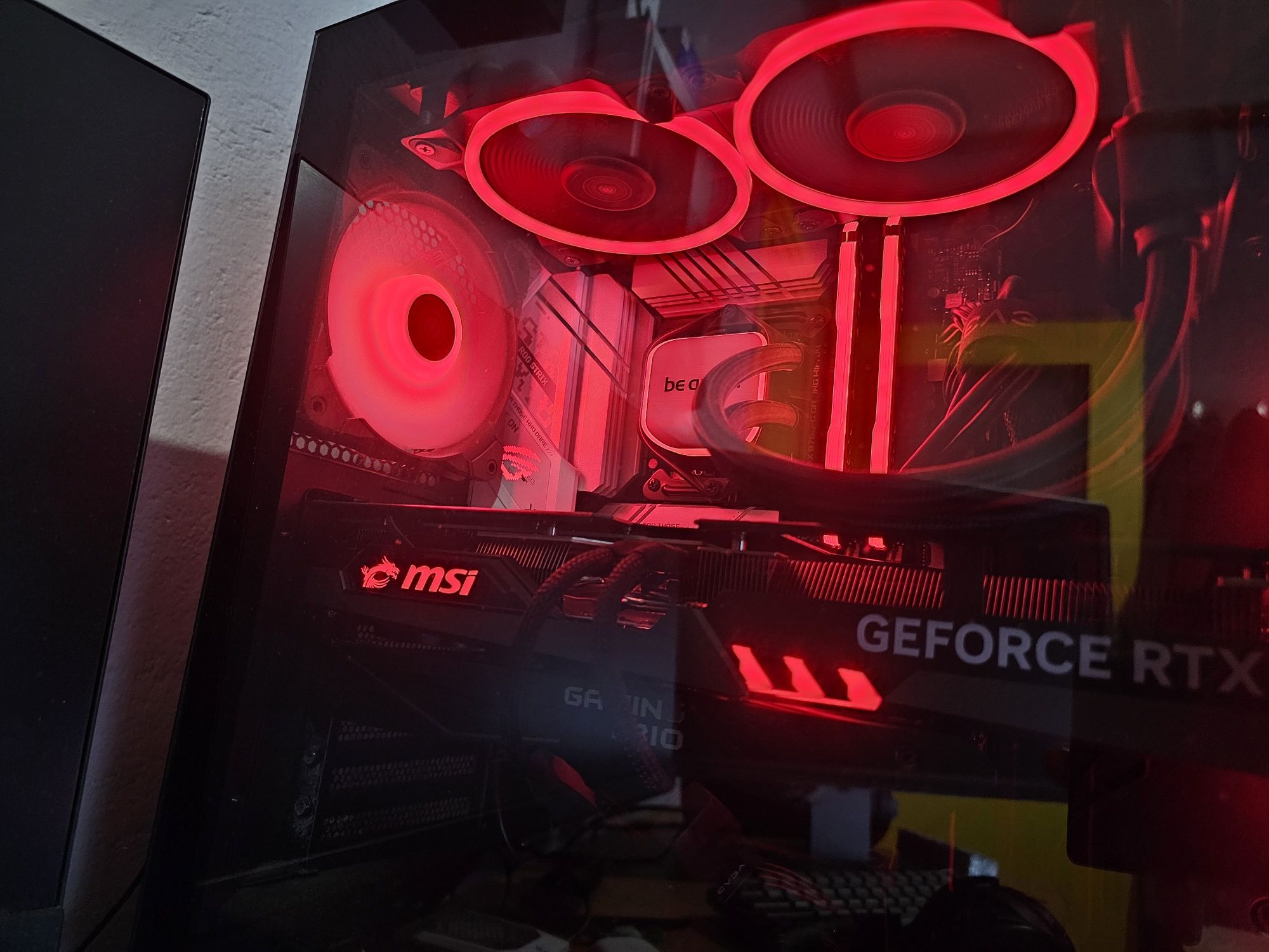Gaming PC - Гейминг компютър + монитор и клавиатура за повече инфо пиш