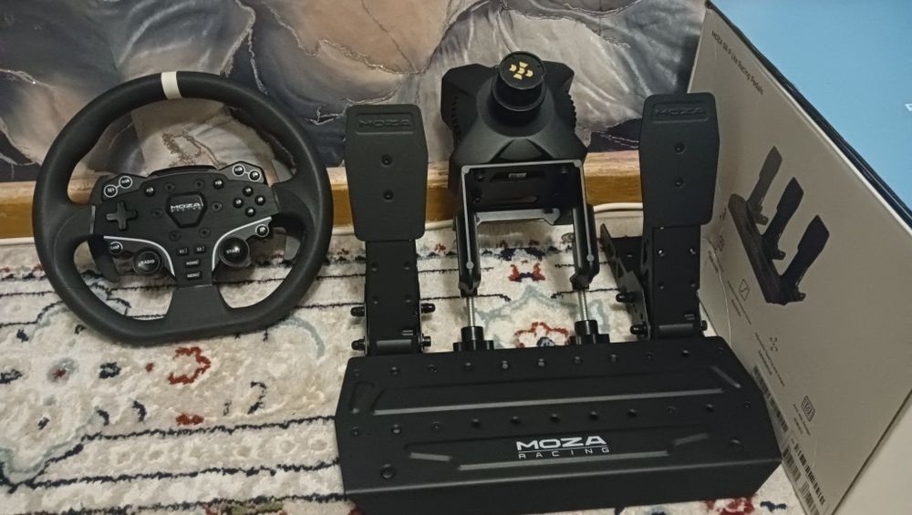 Игровой руль Moza R3