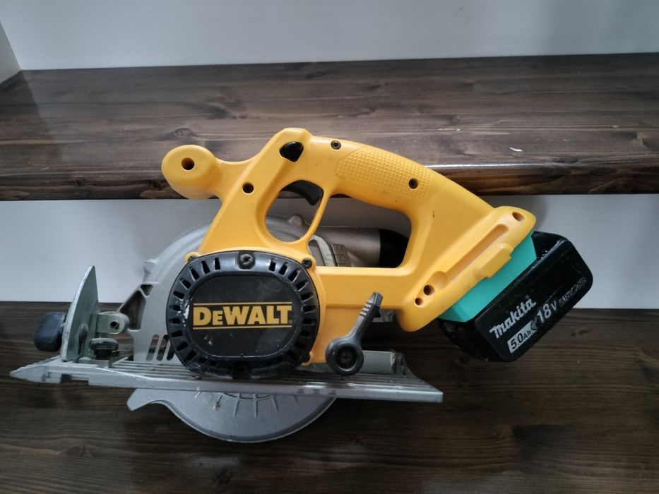 Circular adaptat Makita 18 volți