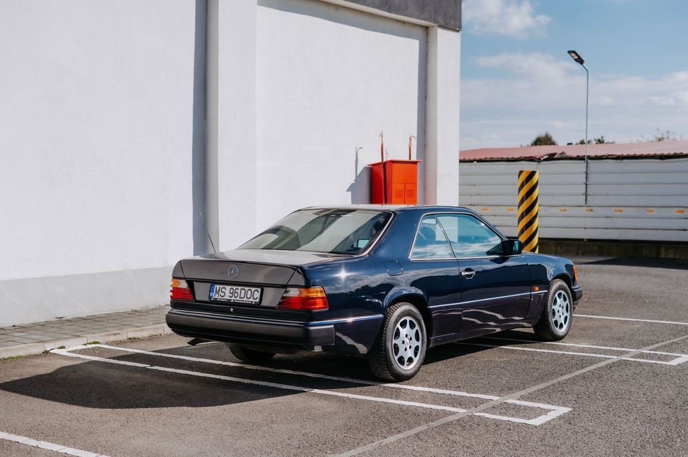 Mercedes-Benz 200 CE (W124 Coupé) – Vehicul istoric autentic. AC