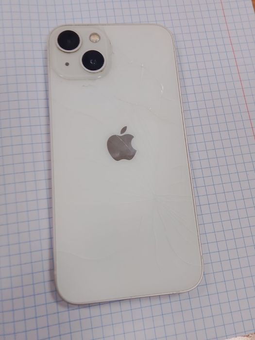 iphone 13 разбитый взади