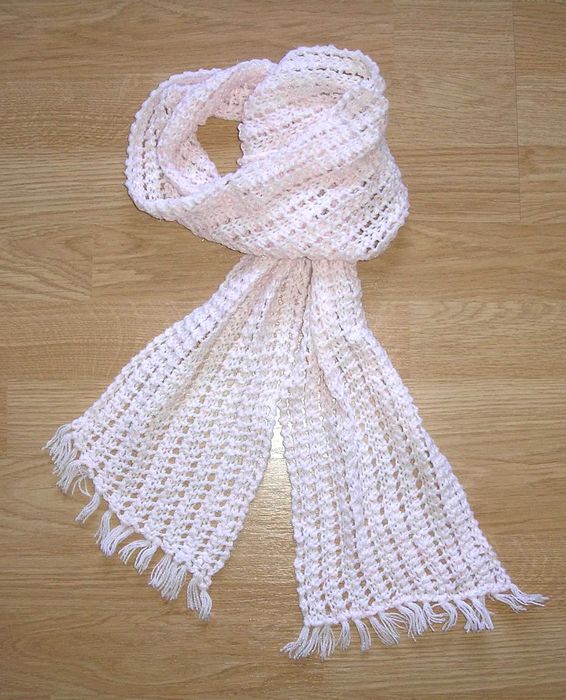 Бяло таке, шал, 6-7 год., 3 лв.