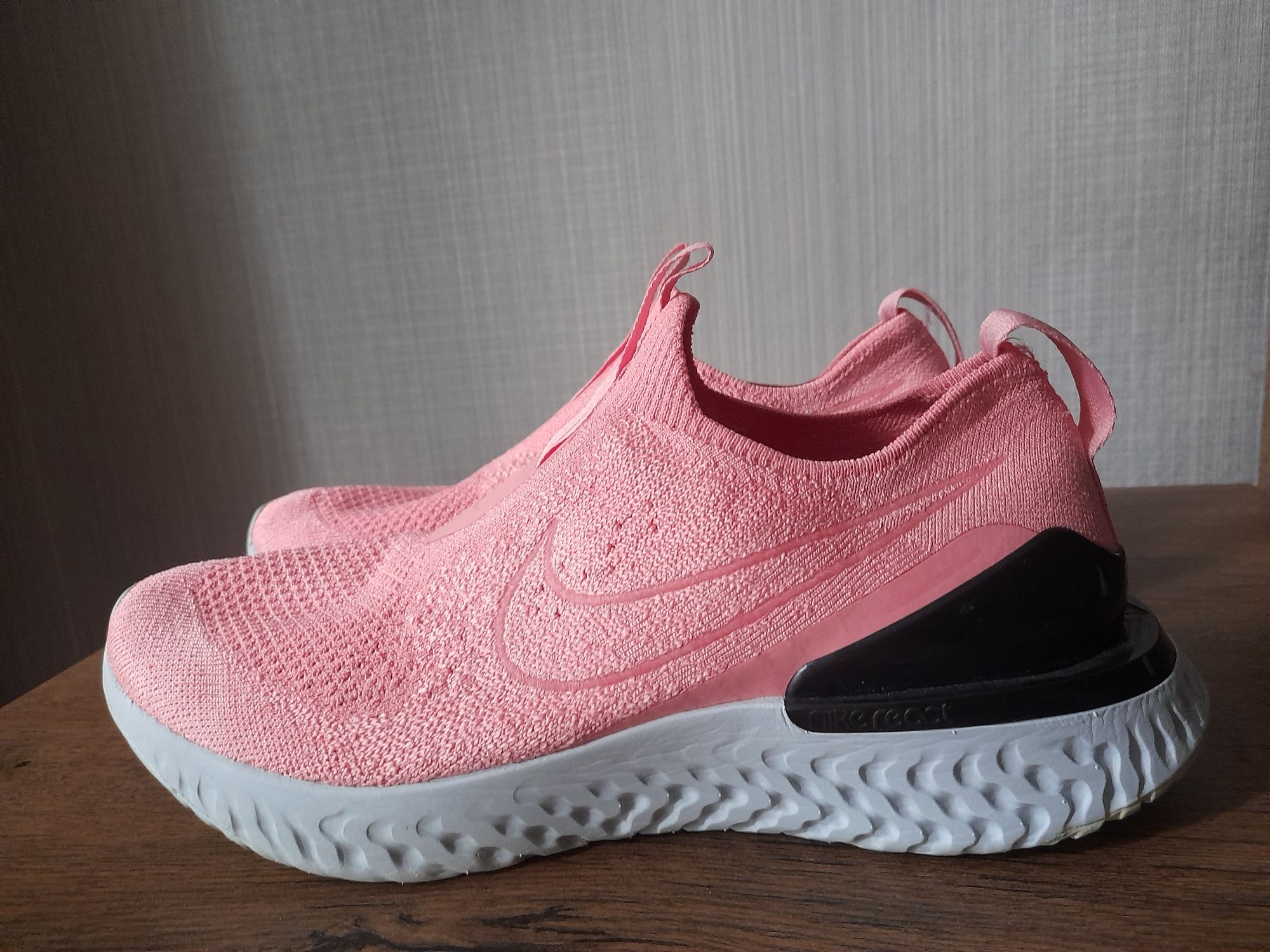 Nike Epic Fantom React Flignit дамски маратонки 40 номер.