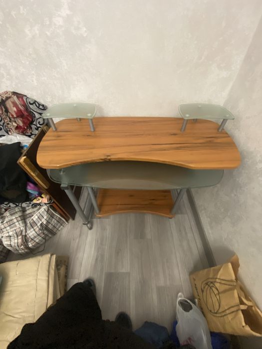 Продам стол в хорошем состояние