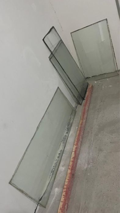 Отдам даром стекла от окон, самовывоз