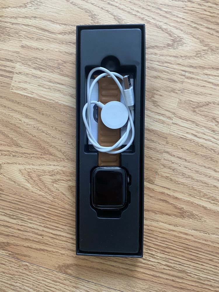 Smart whatch,compatibila cu orice tip de smart phone