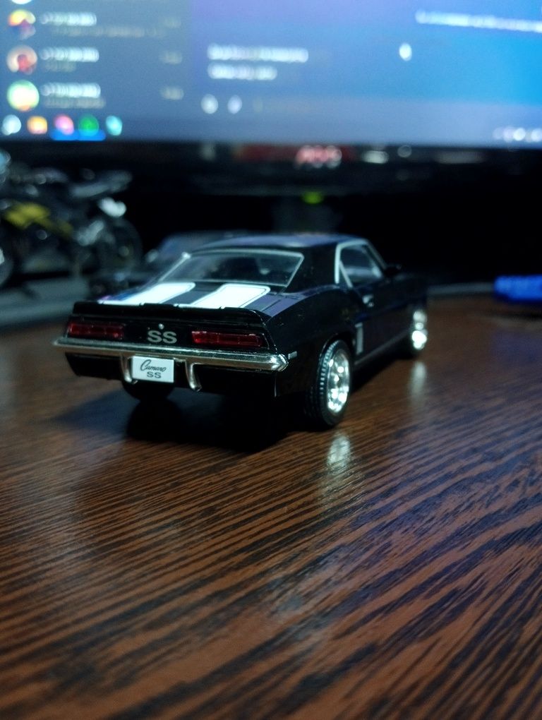 Моделька автомобиля Chevrolet Camaro SS 69