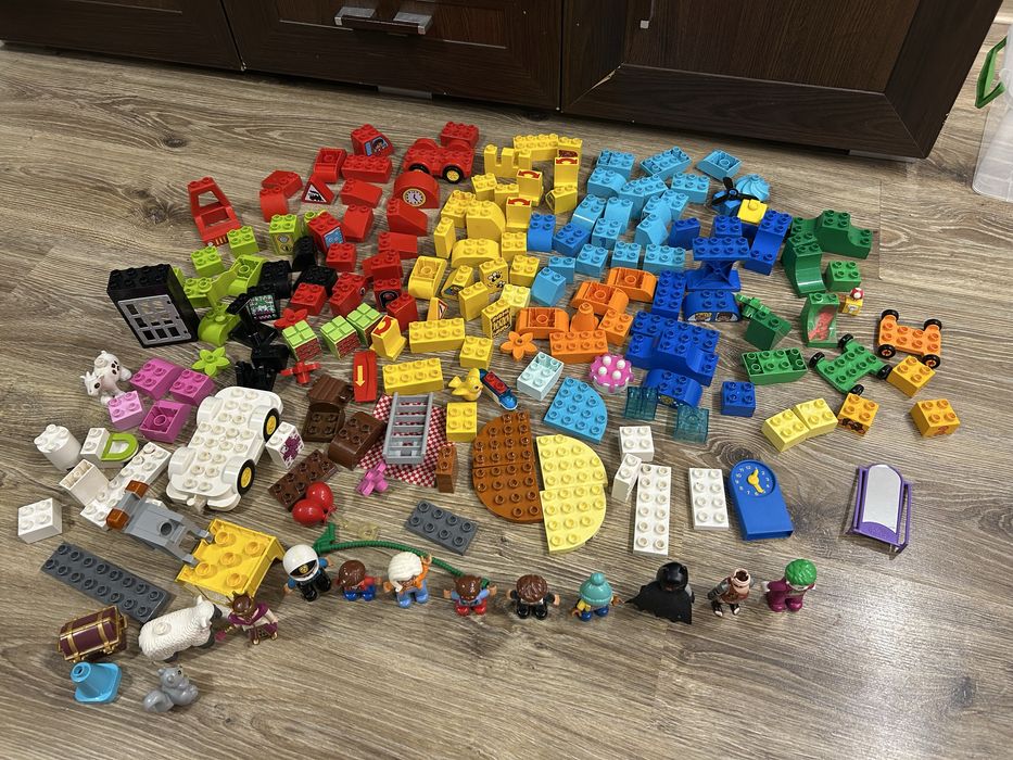 Lego части 200 броя