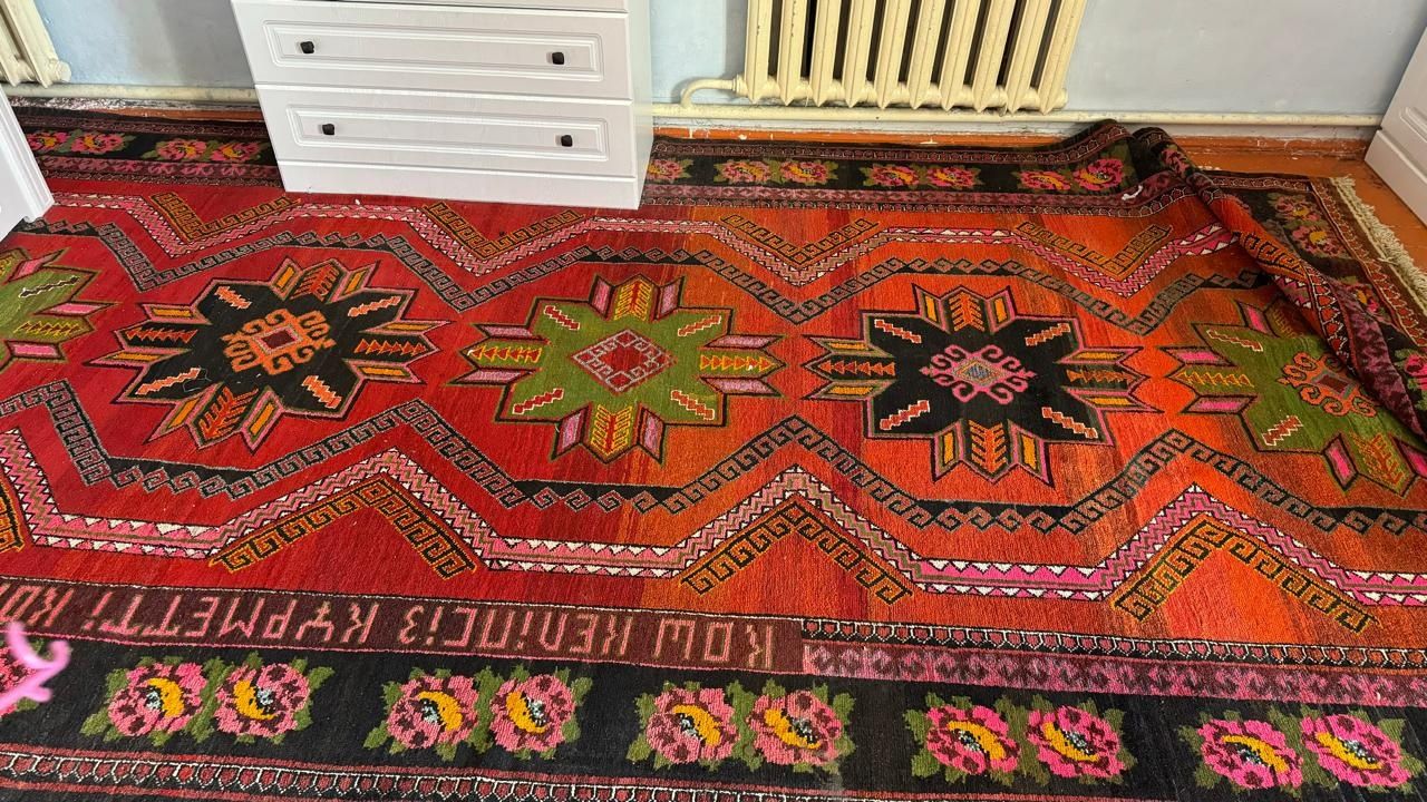 Қол кілем сатылады 7 метр