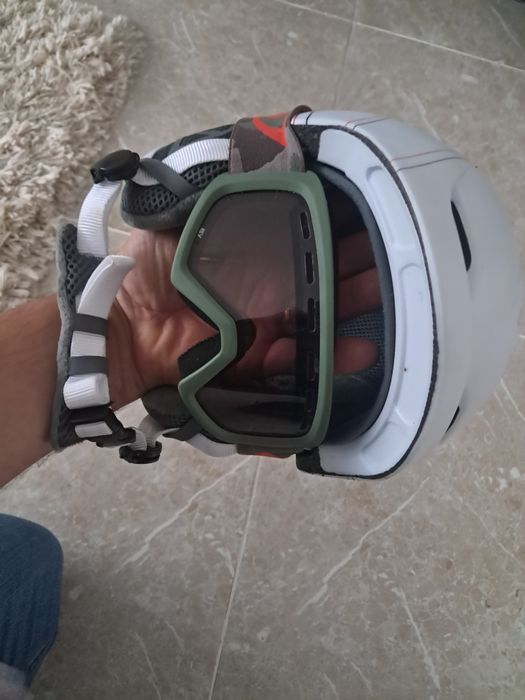 Casca  ski cu ochelari