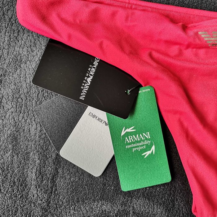 Оригинален НОВ бански ХS EMPORIO ARMANI с етикети