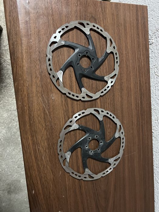 Продавам спирачки  и дискове