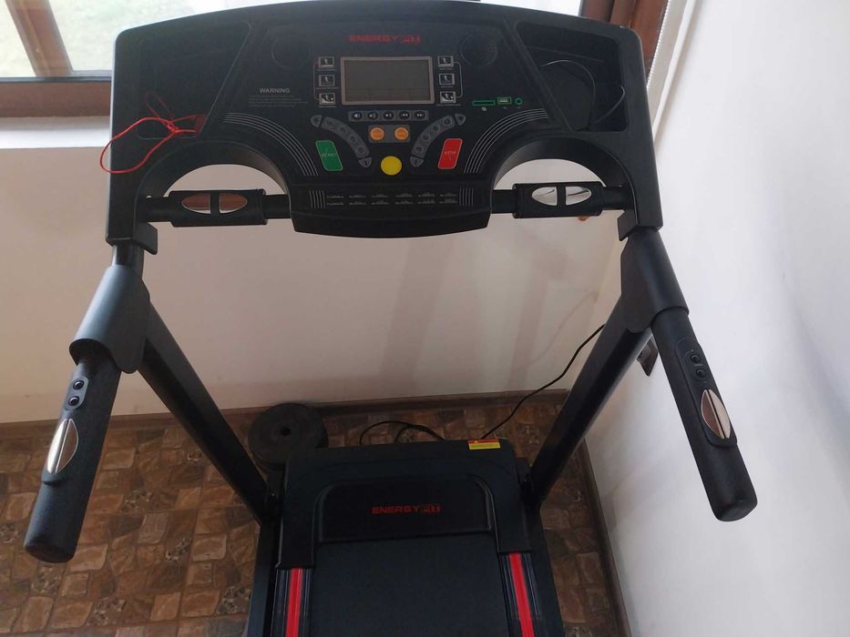 Бягаща пътека чисто нова