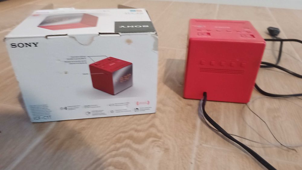 Radio cu ceas SONY ICF-C1T
