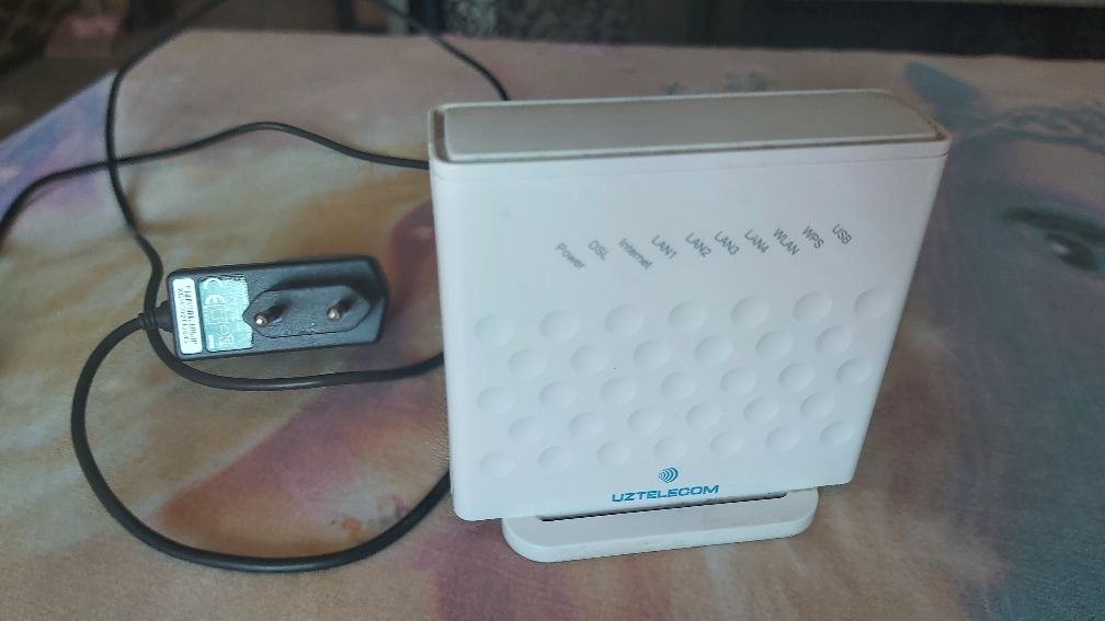 Wifi router Uzonline оптический роутер.