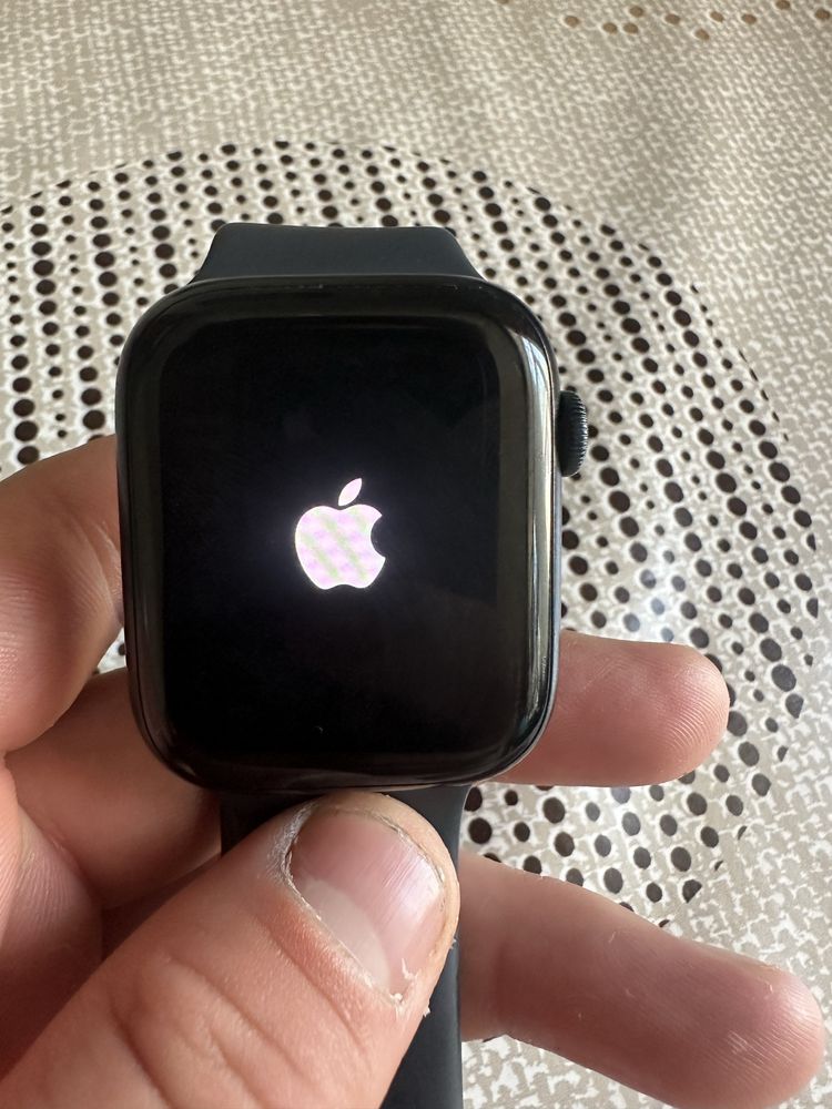 Продам apple watch 7 45mm