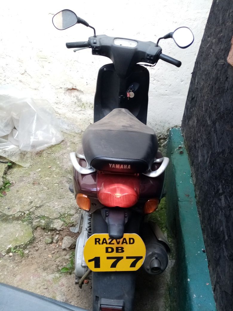 Vând scuter yamaha neos 100cm