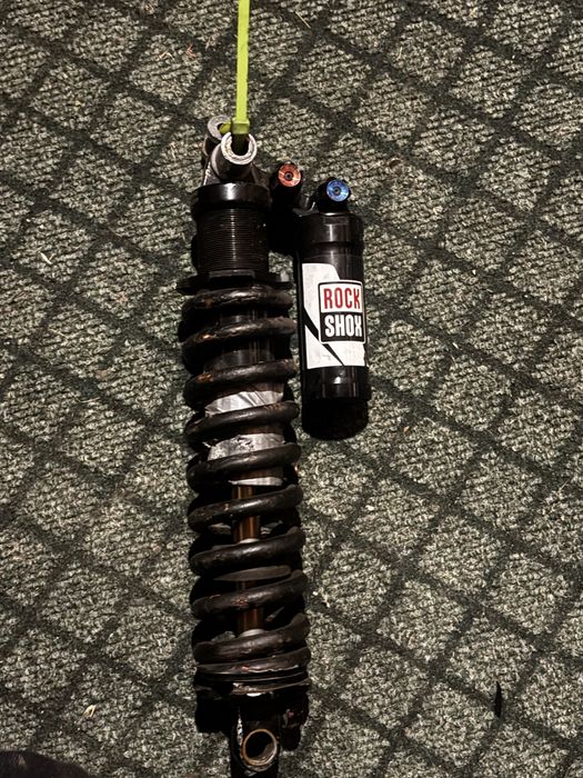 Vand suspensie rockshox vivid R2C