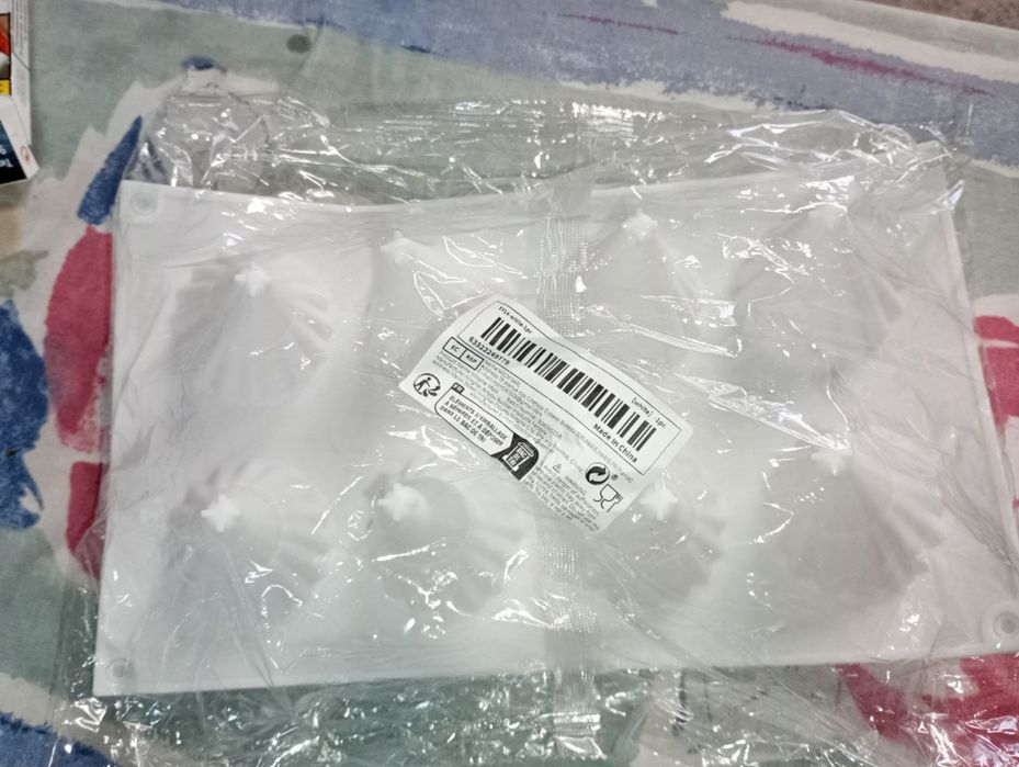 Чисто нов силиконов молд елхички