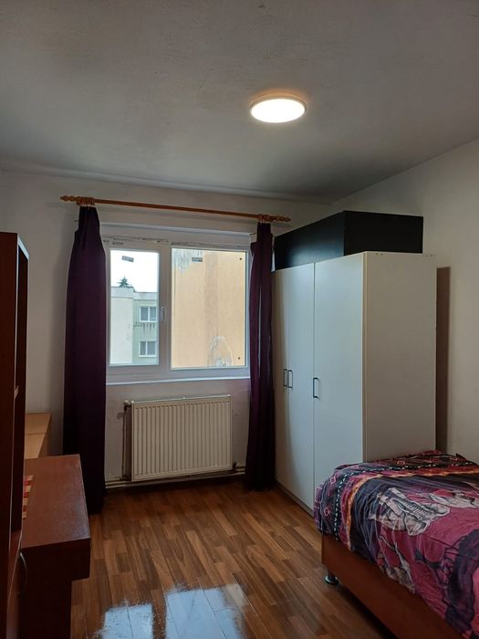Vand apartament 3 camere
